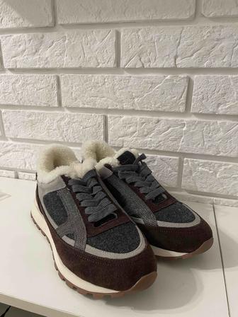 В идеальном состоянии женская обувь