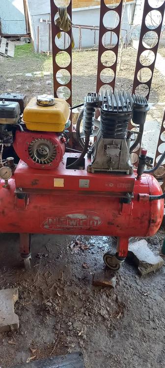 Продам бензиновый компрессор в хорошем состоянии, производство Италия