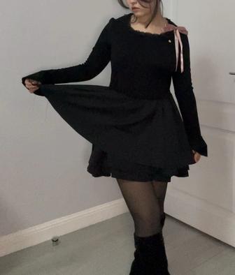 Черное платье с бантом