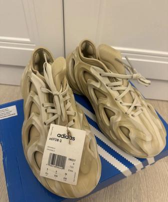 Новые кроссовки adidas