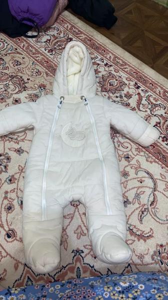 Продам комбинезон для новорожденных