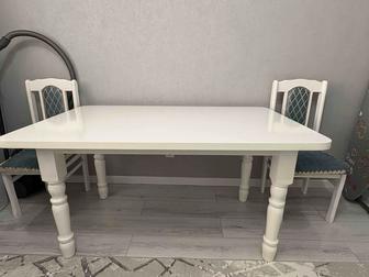 Кухонный стол и стулья