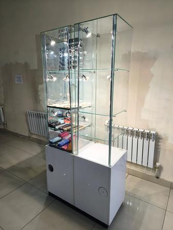 Витрины с подсветкой ш/г/в 45/45/200 см. Цена за 1 витрину.