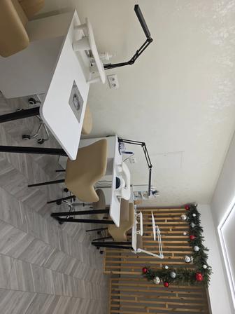 Аренда маникюрных столов и педикюрных кресел