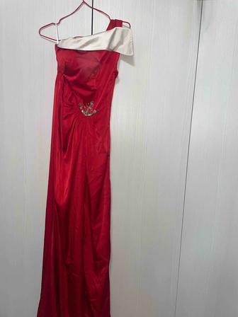 Красное платье в пол со шлейфом 42