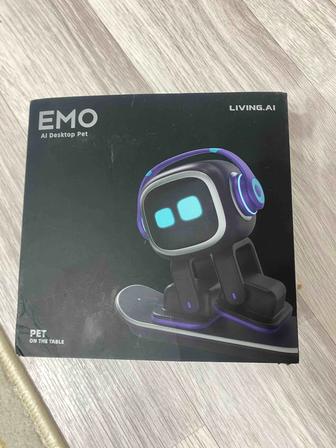 Emo робот