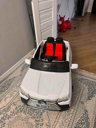 Продам детскую машинку