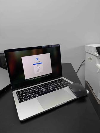 MacBook Pro 13-inch 2018 256гб и apple Magic Mouse 2