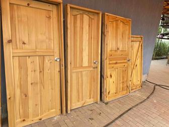 Распродажа деревянных дверей