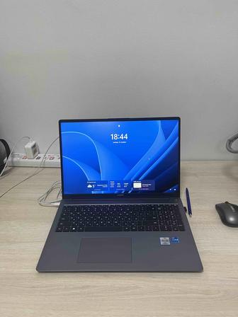 Продам ноутбук Huawei Matebook D16 2024