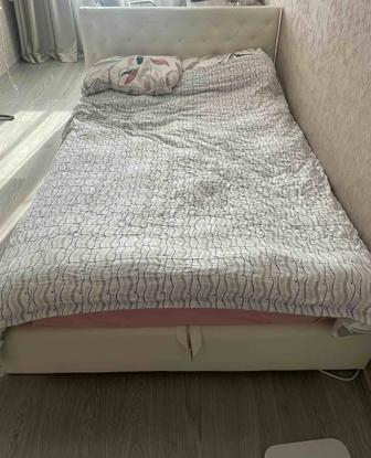 Кровать двуспальная