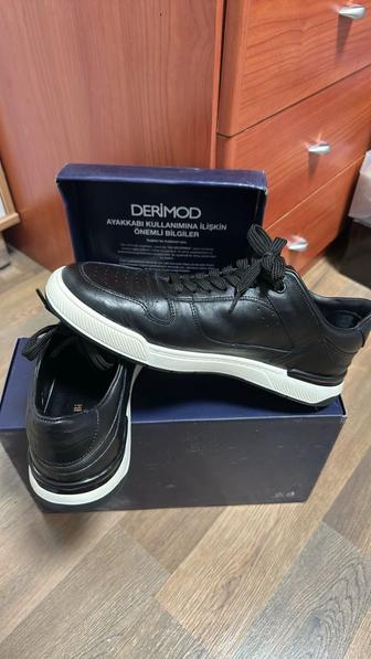 Кожаный кеды обувь 42 Derimod