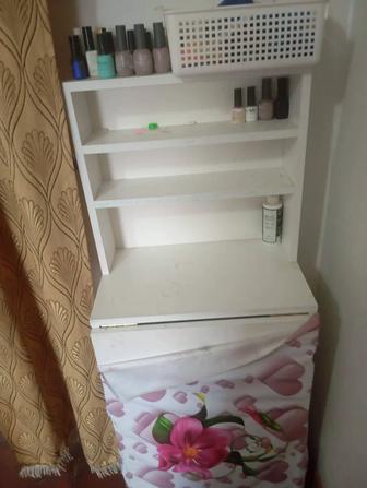 Продам маникюрный стол