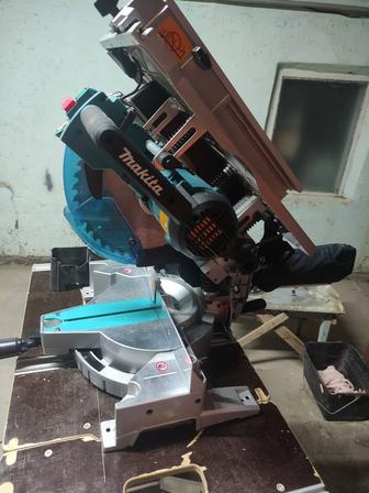 Makita LH1201FL