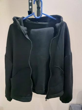 Продам спортивный костюм