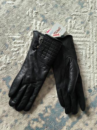 Перчатки из натуральной мягкой кожи