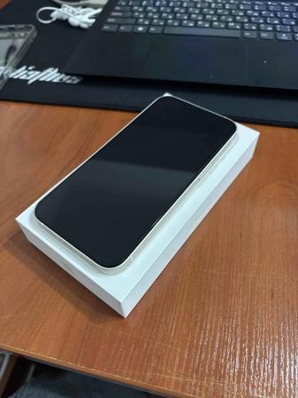 iPhone 13 Белый