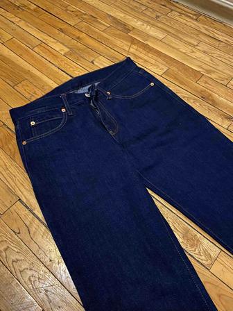 Продам джинсы Levis