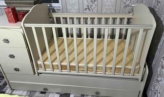 Продам детскую кровать б/у