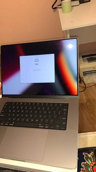 Продам Ноутбук Apple MacBook Pro 16