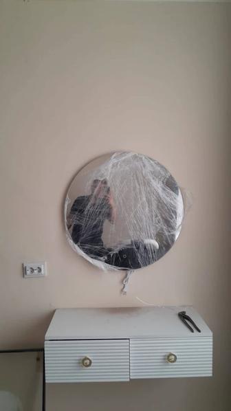 Тумба и зеркало