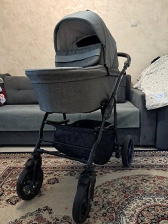 Продам детскую коляску Pituso Nino 2 в 1 серого цвета