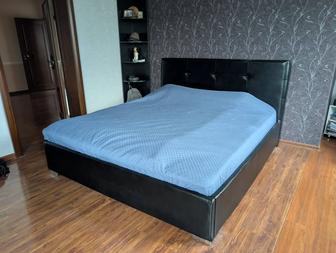 Продам кровать с матрасом
