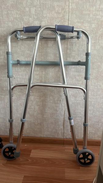 Ходунки с колесиками роллаторы.