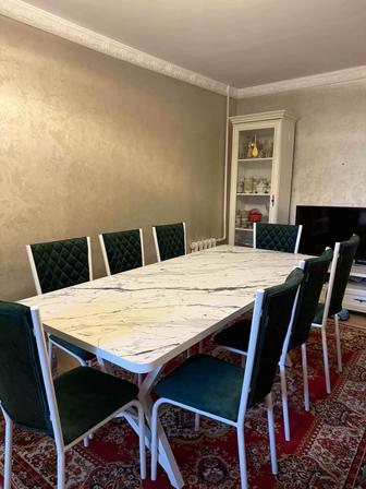 Стол со стульями