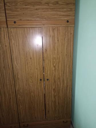 Дарю шкаф и трюмо