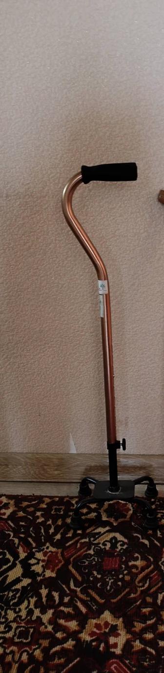 Трость четырехопорная