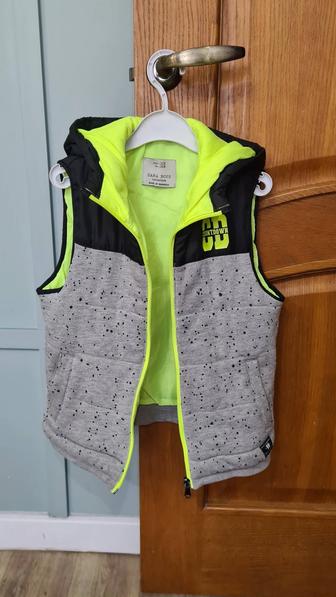 Безрукавка/Жилетка для мальчиков 7-8лет 128см Zara Boys в хорошем состояние