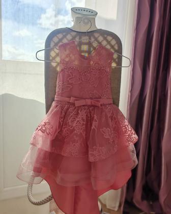 Продам красивое платье д/девочки