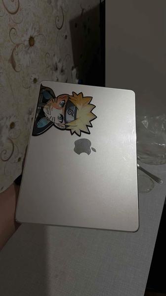 Продаю MacBook Air 13.6 (M2, 2022)