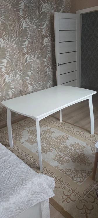 Обеденный стол