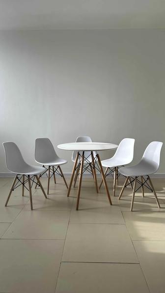 Продам стол со стульями в комплекте