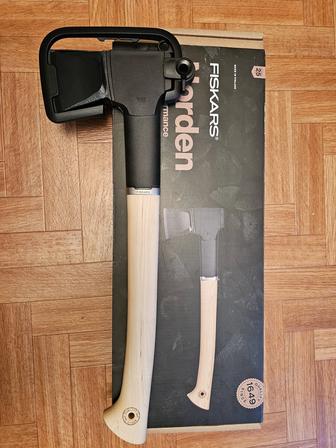 Продам топоры Fiskars Norden