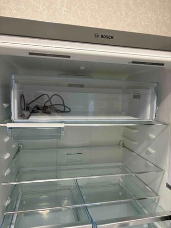 Холодильник Bosch стальной