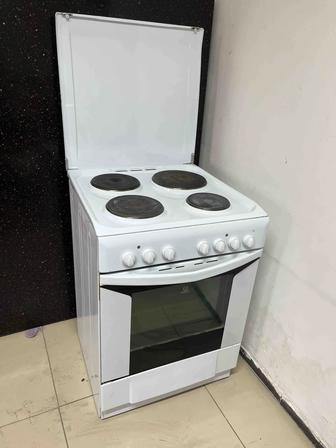 Плита Indesit. Электрическая