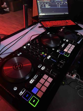 DJ Контроллер TRAKTOR S2MK3