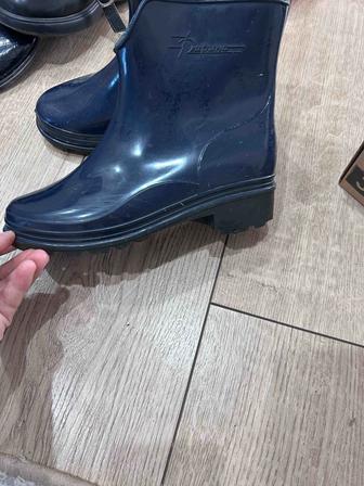 Женские резиновые сапожки