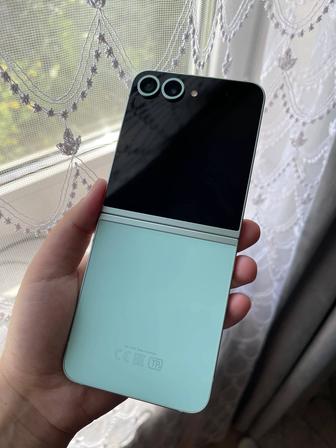 Samsung Galaxy Z Flip6 256 ГБ