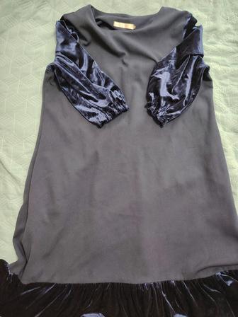 Продаётся платье. 50 р. В идеальном состоянии. Комбинированный с велюром.