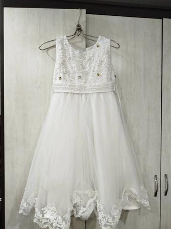 Новогоднее, праздничное белое платье