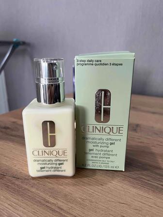 База под макияж CLINIQUE 125 ml