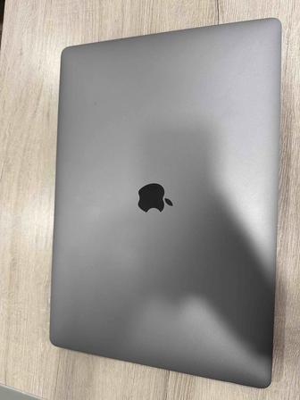 MacBook 2019 
16 
16/512
Touchbar Touch ID