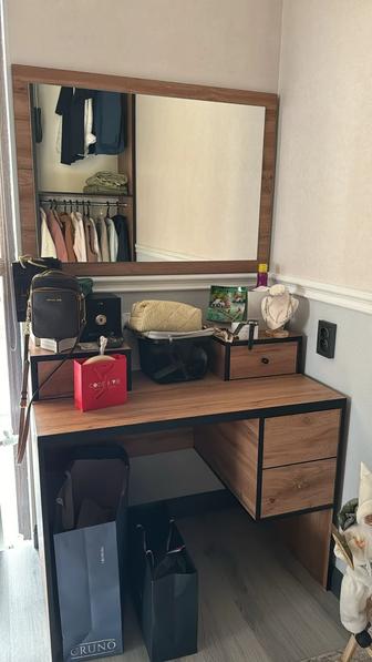 Продам столзеркало!