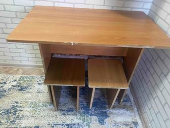 Стол со стульями