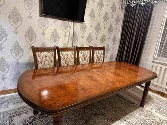 Стол и стулья