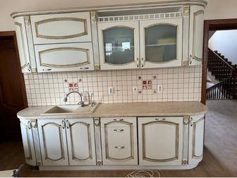 Продам белую кухню